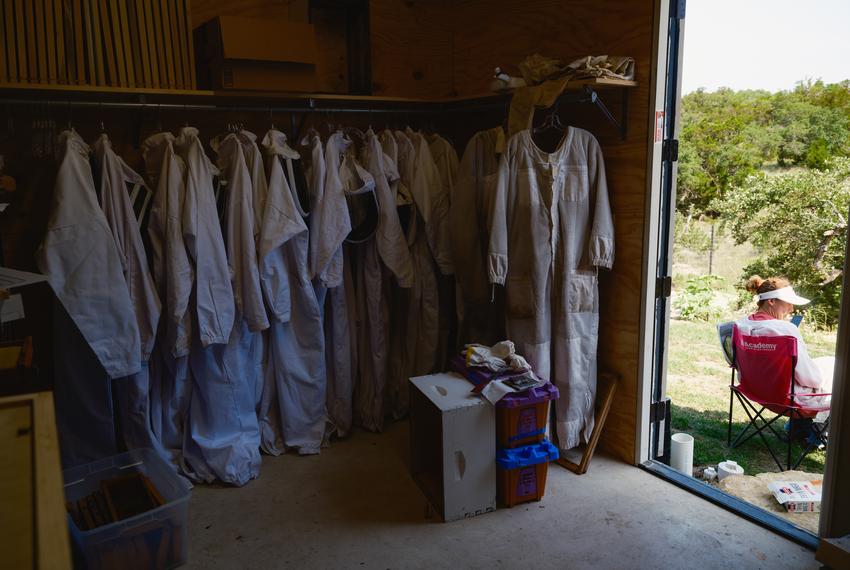 Molly Keck, an entomologist with the Texas A&M Agrilife Extension in Bexar county teaches a âBee Keeping 101â class at her home in Boerne on Friday, May 10, 2024